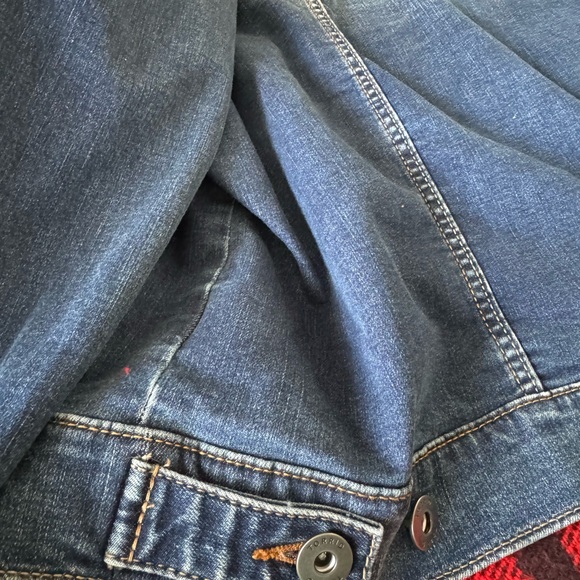 TORRID JEAN JACKET! Wonderful awesome Jean jacket. Women’s. - Picture 13 of 15